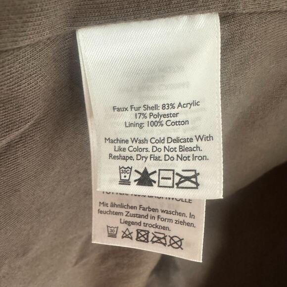 NWT Eddie Bauer Outlet Faux Fur Women's Small (S) Vest, Hook & Eye Closure, Cozy - Picture 3 of 10